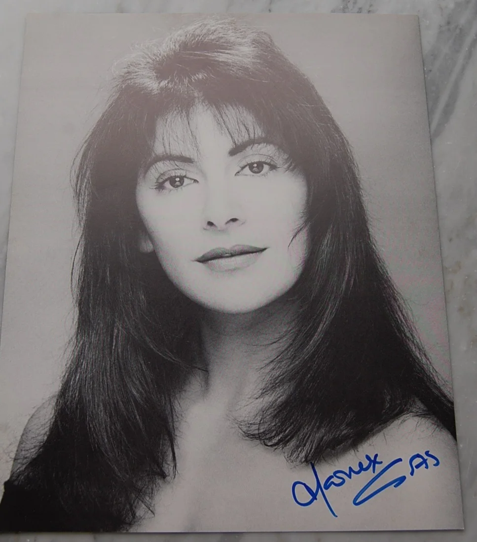 Marina Sirtis — Marina Sirtis Deanna Troi Autographed 8"x 10" - Star Trek: TNG +4 extra photos, изображение 3