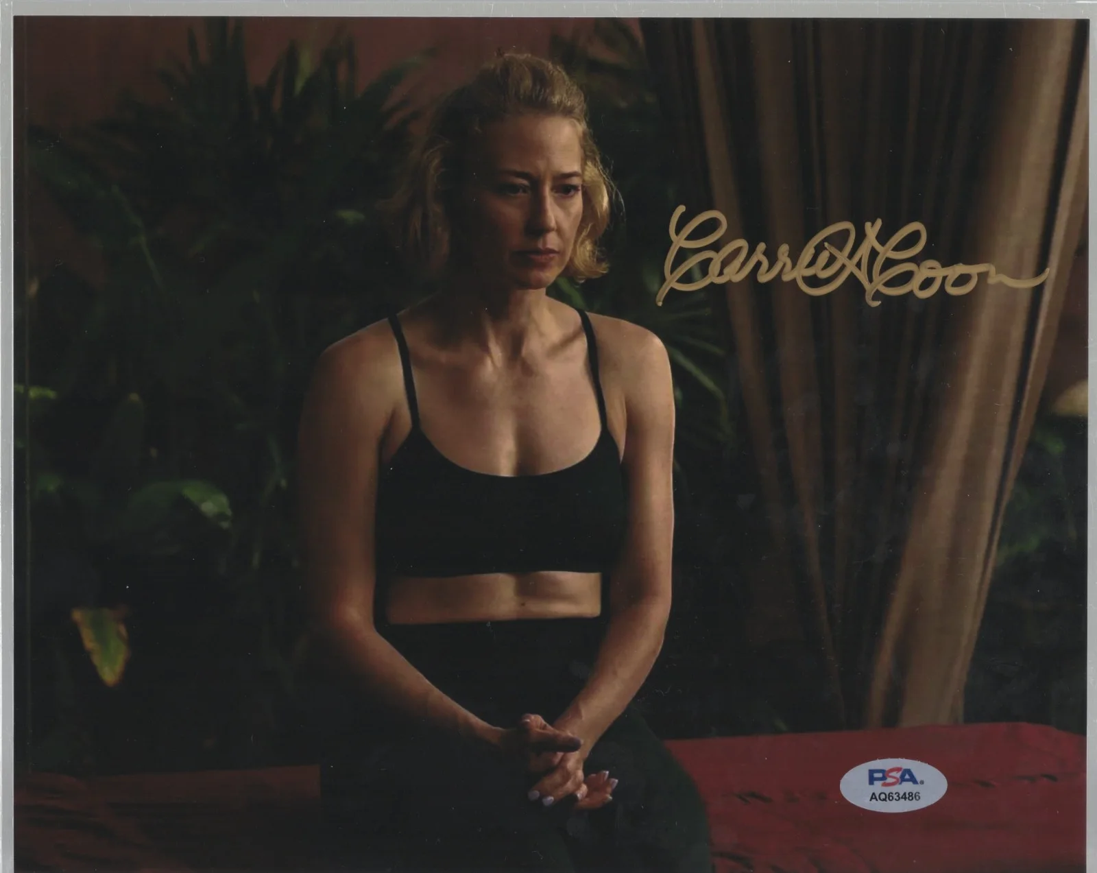 Carrie Coon — Carrie Coon White Lotus Signed 8x10 Photo PSA DNA Authentic Autograph COA *86