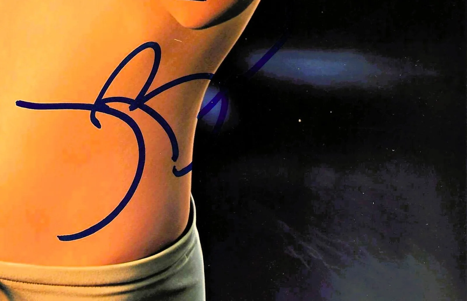 jessica biel — Jessica Biel SIGNED "in person" 8X10 with UACC COA ... "The SINNERS", изображение 2