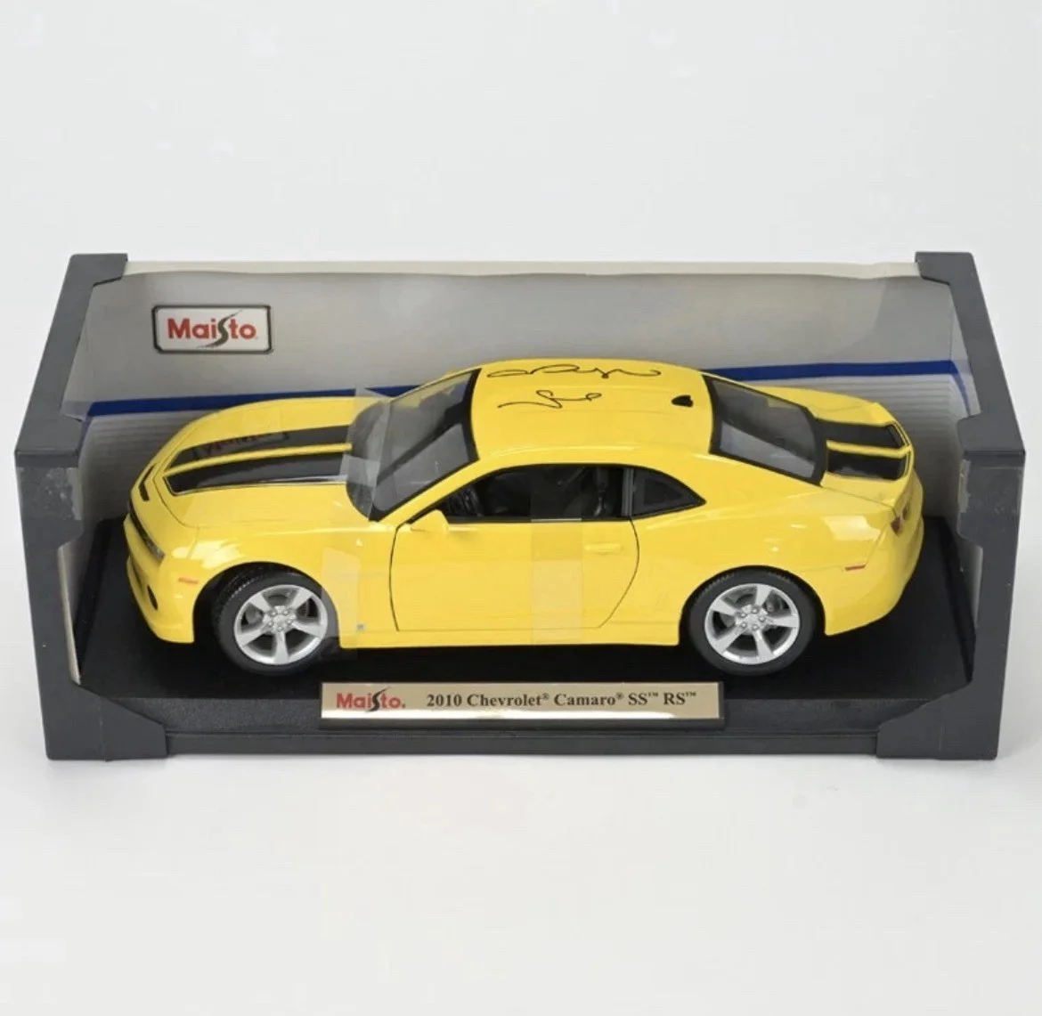 Megan Fox — Megan Fox Autographed Transformers 1:18 New 2010 Chevrolet Camaro Bumblebee