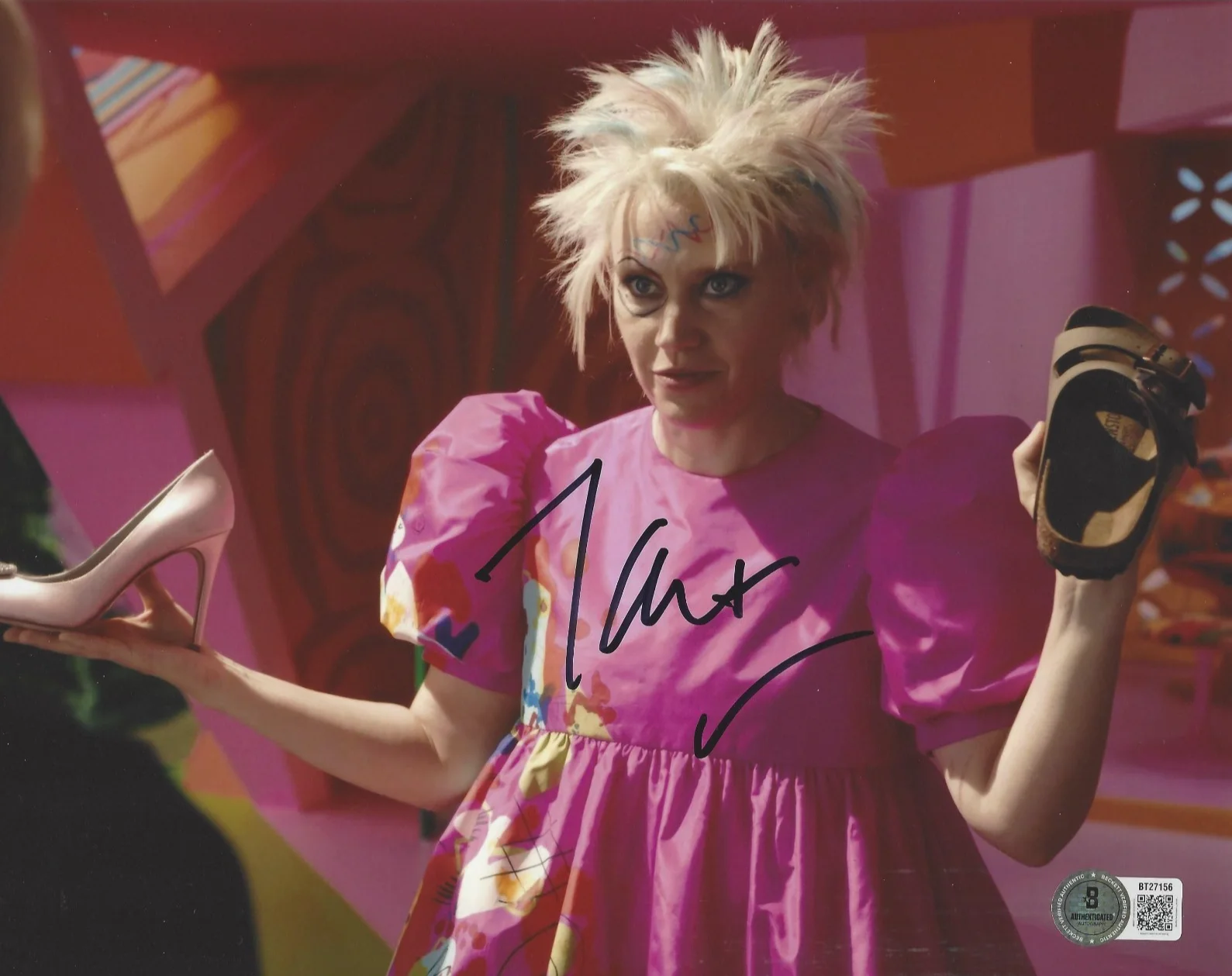 KATE MCKINNON SIGNED 'BARBIE' 8x10 MOVIE PHOTO ACTRESS SNL BECKETT BAS COA, изображение 2