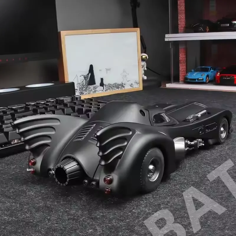 1/18 1989 Batmobile Diecast Model Car Light Sound Toy Gift for Boys UK, изображение 4