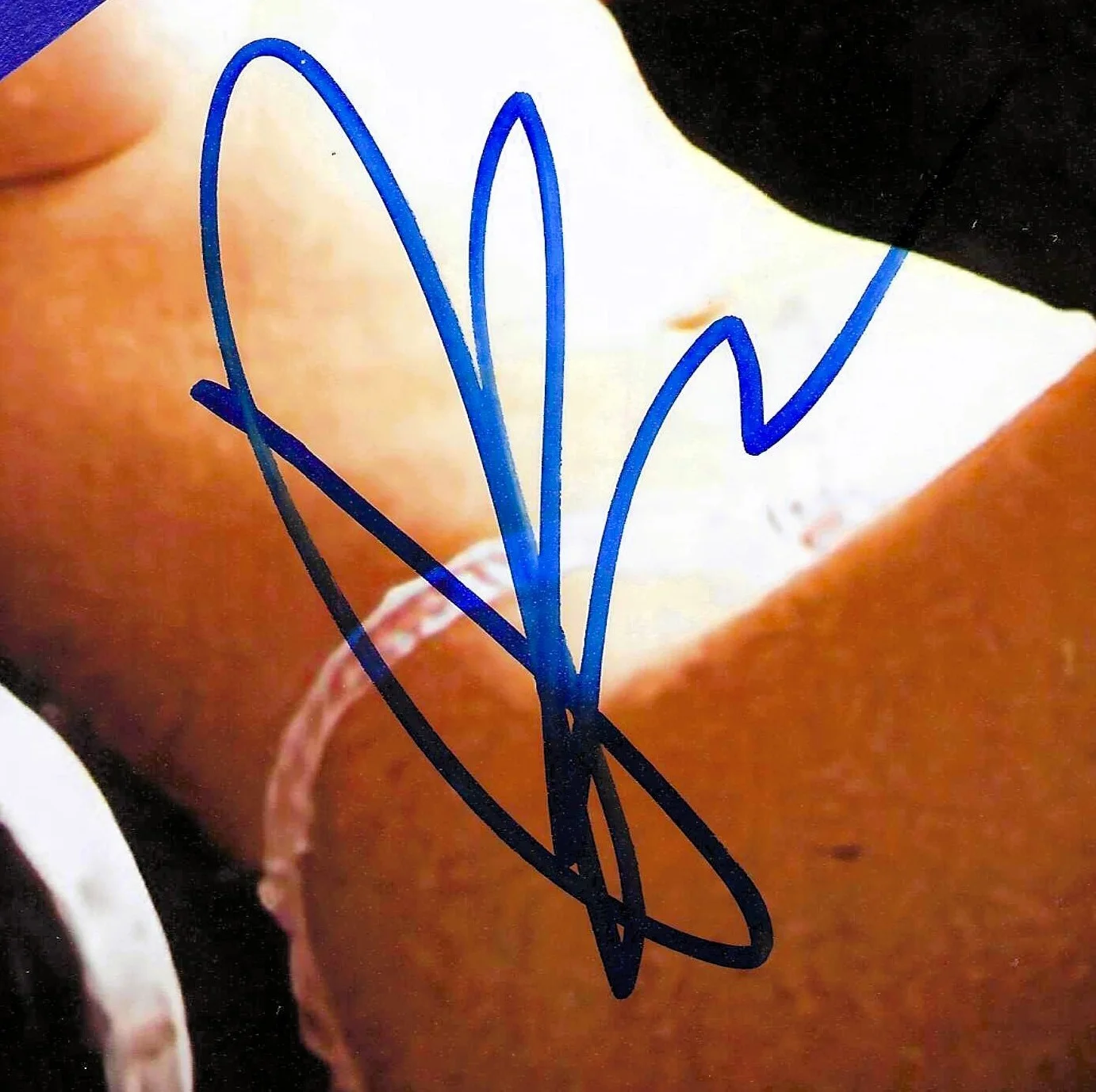 drew barrymore — DREW BARRYMORE signed "in person" with UACC coa ... 8x10, изображение 2