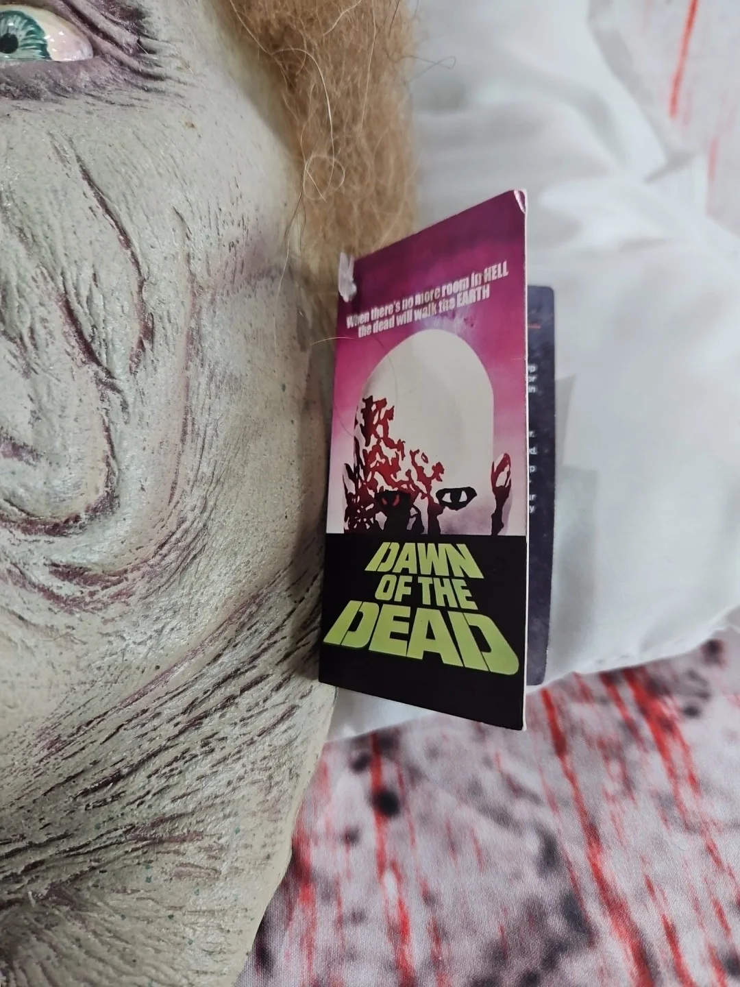 Scott Reiniger — Scott Reiniger Signed TOTS Dawn of the Dead Roger Pillow Pal With COA, image 5