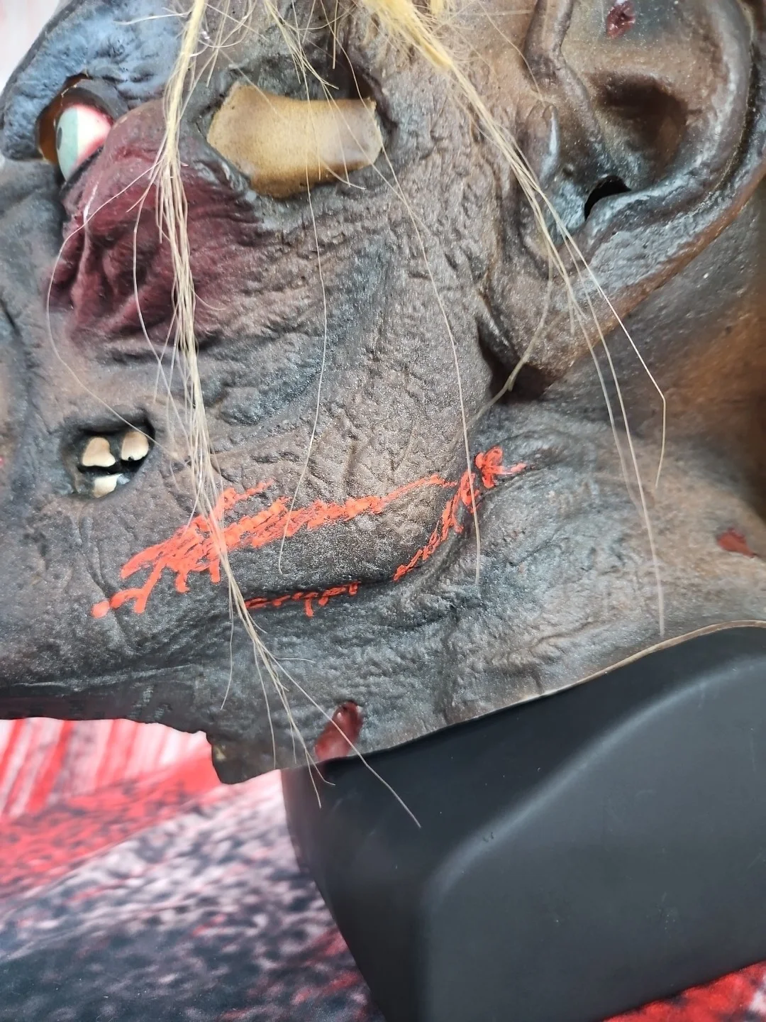 John Kassir — John Kassir Signed Rare 90s Crypt Keeper Mask With HorrorHound Coa, image 2