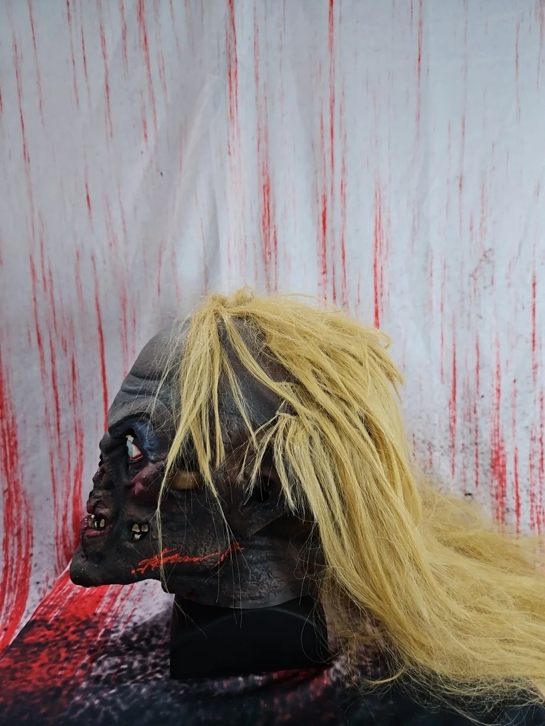 John Kassir — John Kassir Signed Rare 90s Crypt Keeper Mask With HorrorHound Coa, image 4