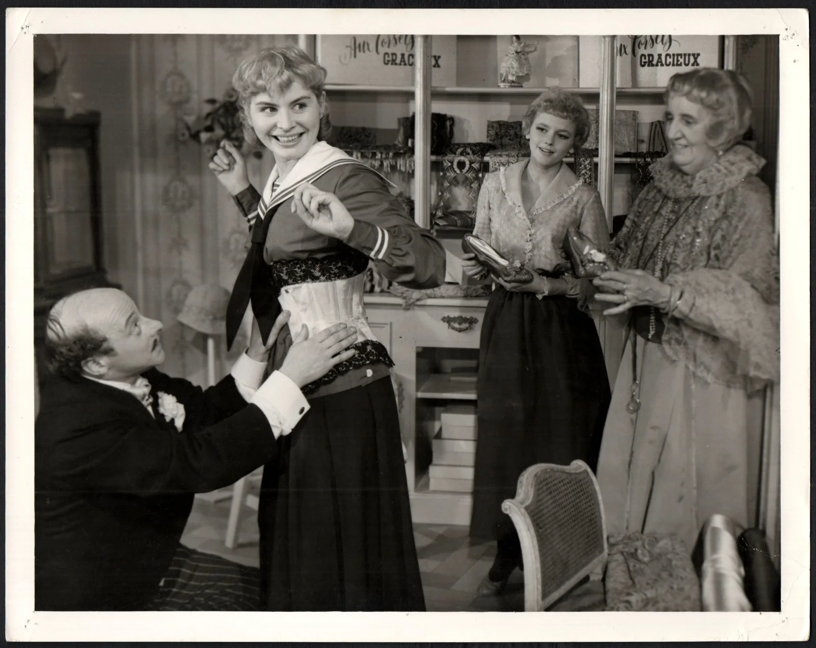 GIRL IN TAILS 1956 Maj-Britt Nilsson, Folke Sundquist 5 STILLS, image 3