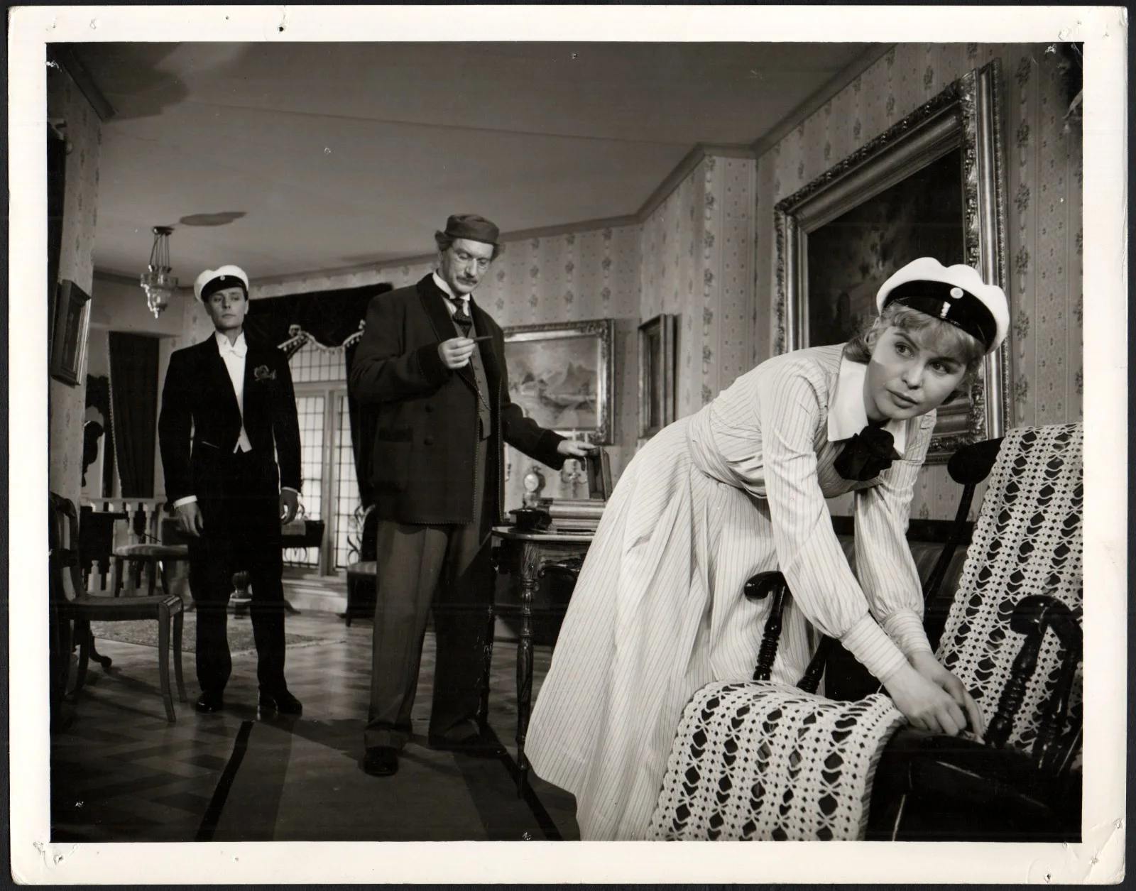 GIRL IN TAILS 1956 Maj-Britt Nilsson, Folke Sundquist 5 STILLS, image 4