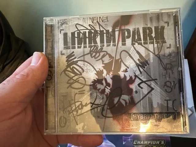 Linkin Park Signed Hybrid Theory Cd Cover Chester Bennington and others Complete, изображение 3