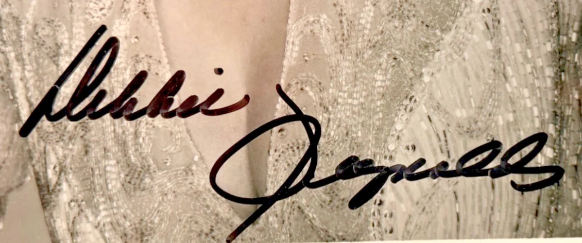 Debbie Reynolds — Debbie Reynolds Signed 8x10 Photo Autograph w Letter Provenance, image 2
