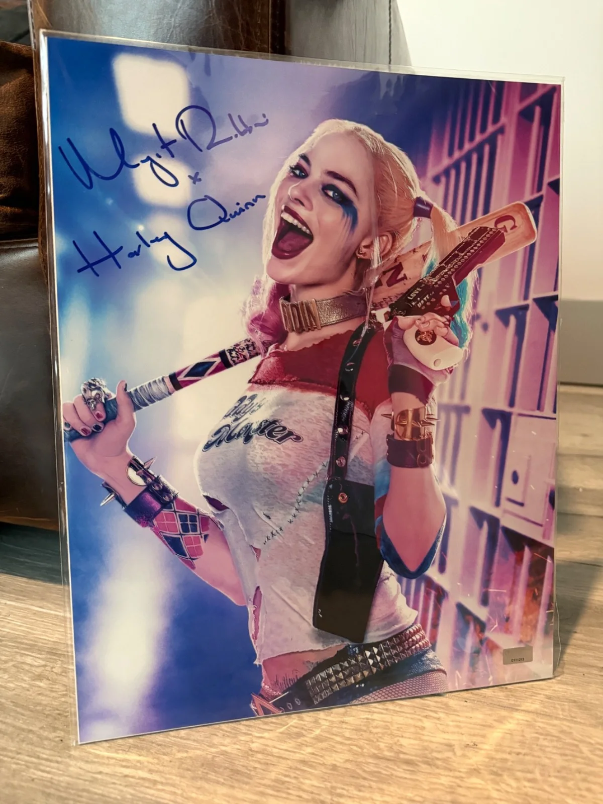 Margot Robbie — The Suicide Squad Margot Robbie Harley Quinn 11x14 Signed Inscribed Autograph
