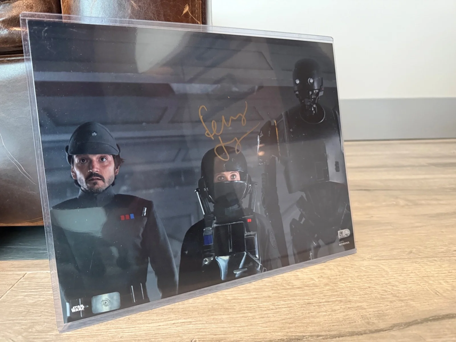 Felicity Jones — Star Wars Felicity Jones Jyn Erso Rogue One Auto Autograph Signed 11x14 Topps E