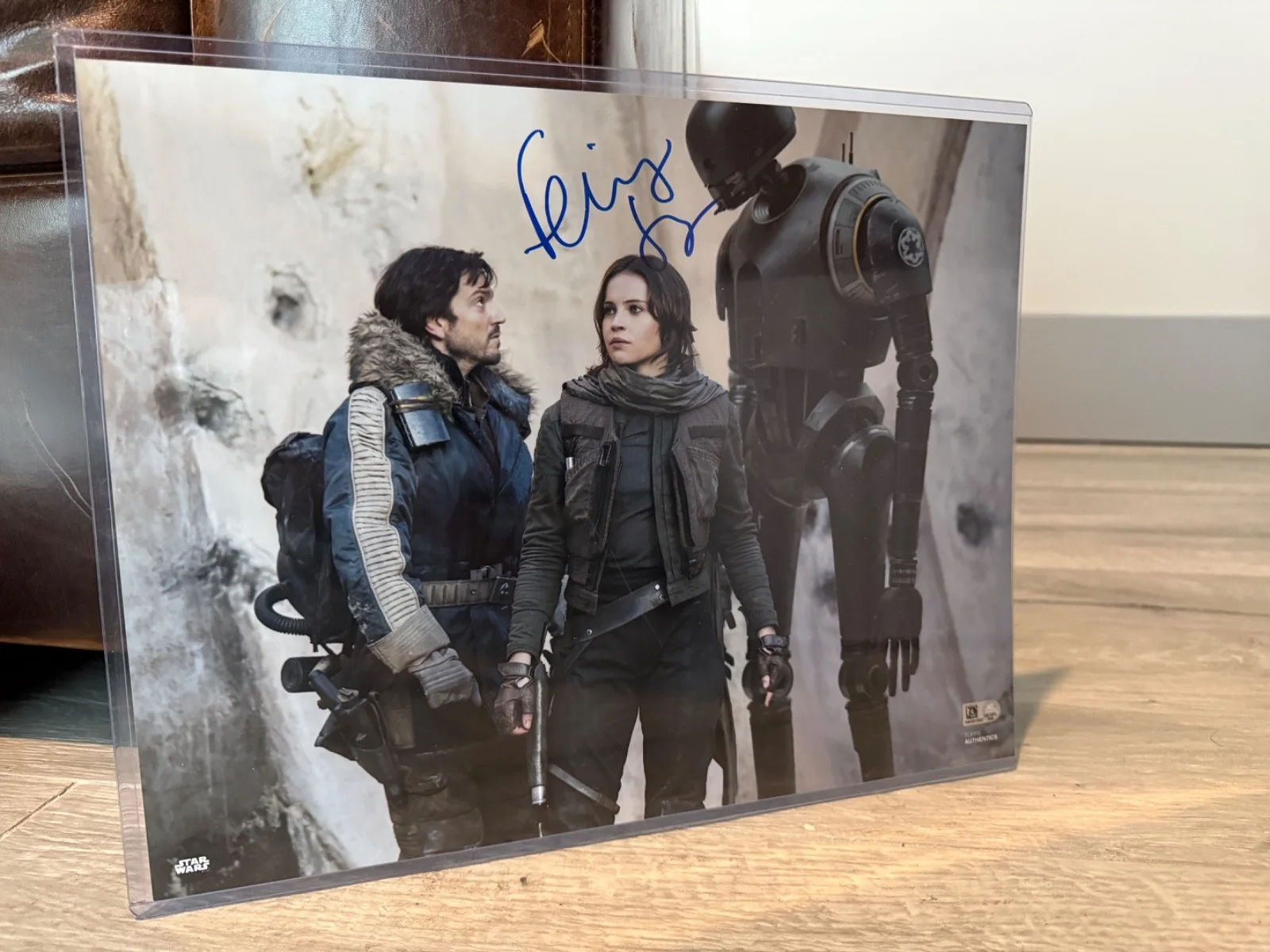 Felicity Jones — Star Wars Felicity Jones Jyn Erso Rogue One Auto Autograph Signed 11x14 Topps D