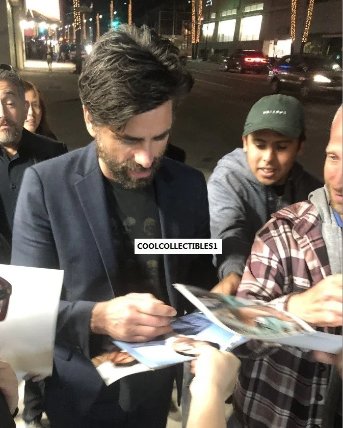 JOHN STAMOS — JOHN STAMOS "FULL HOUSE" IN PERSON SIGNED 8X10 COLOR PHOTO 2 COA "PROOF", изображение 2