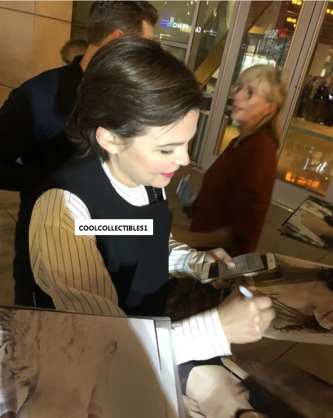 GINNIFER GOODWIN — GINNIFER GOODWIN "ONCE UPON A TIME" HAND SIGNED 8X10 COLOR PHOTO 1 COA "PROOF", image 2