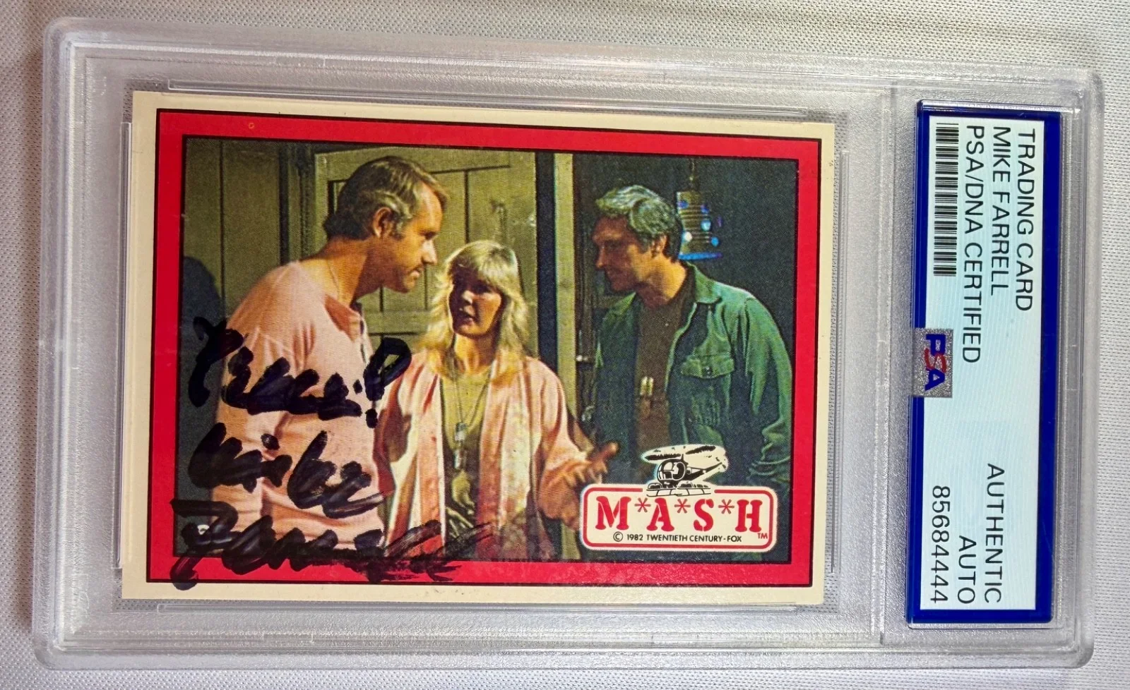 Mike Farrell — 1982 Donruss MASH Mike Farrell BJ Hunnicutt Signed Auto Card #65 PSA DNA