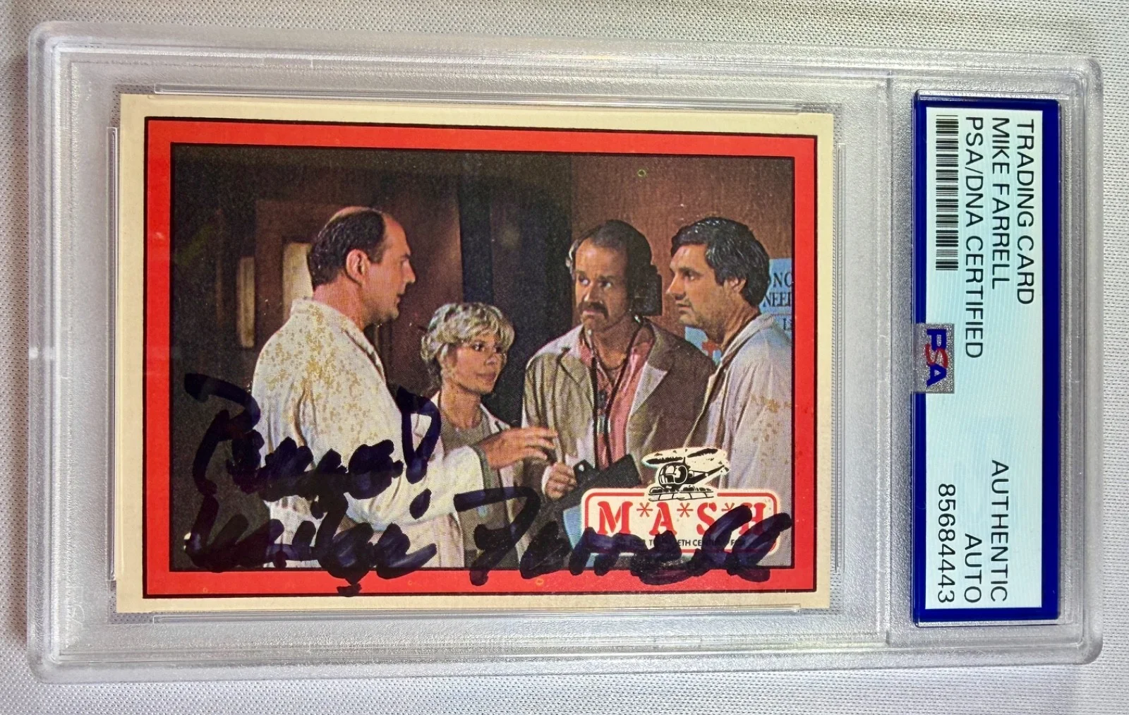 Mike Farrell — 1982 Donruss MASH Mike Farrell BJ Hunnicutt Signed Auto Card #3 PSA DNA