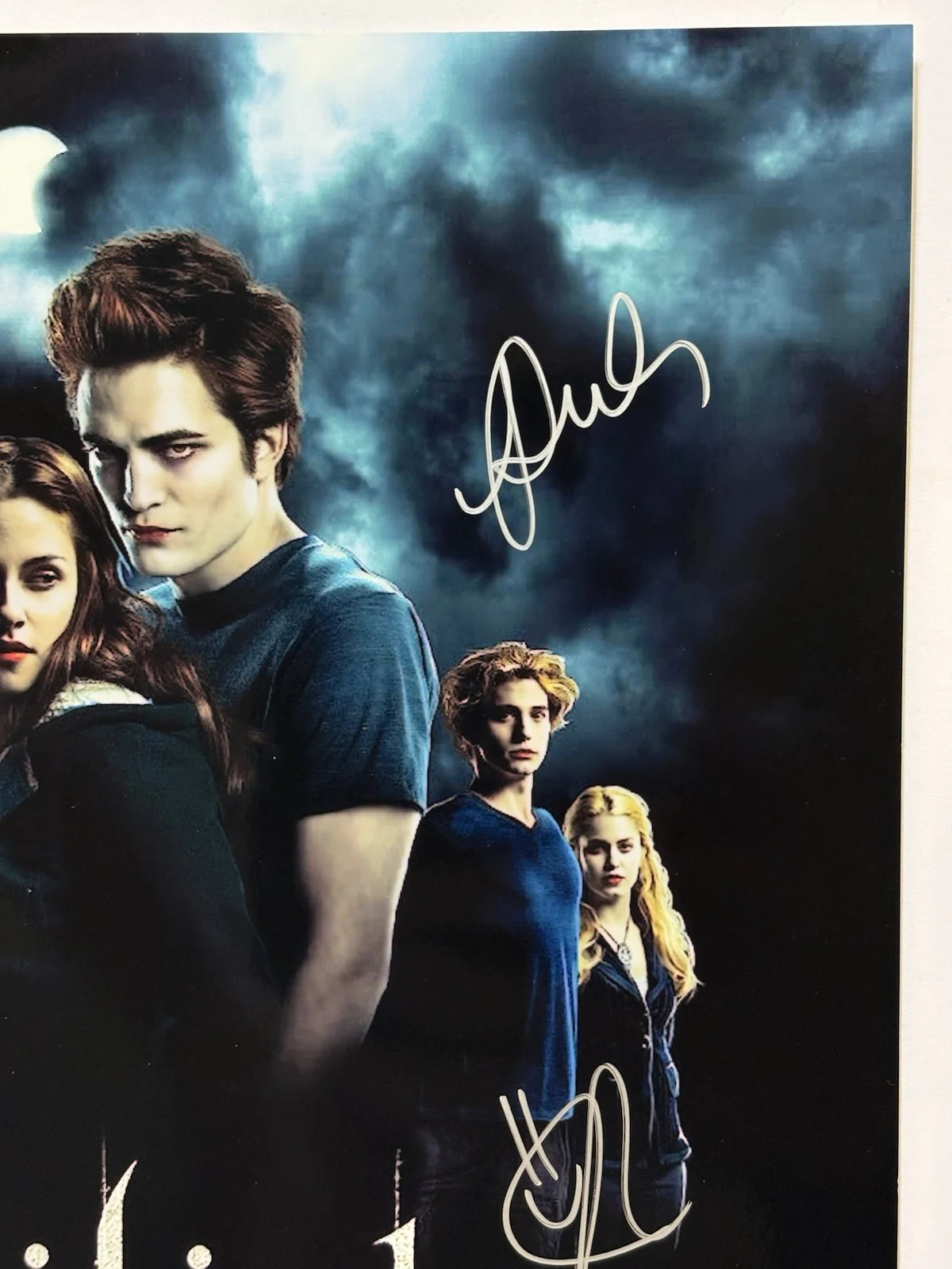 TWILIGHT CAST — Rare - Twilight Saga: TWILIGHT -SIGNED 8x10 - SIGNED BY CAST - Kristen Stewart +, изображение 3