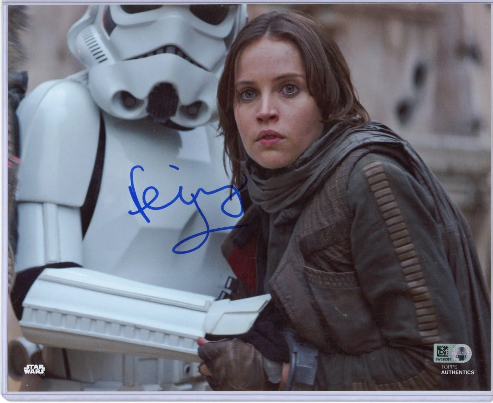 Felicity Jones — Star Wars Felicity Jones Jyn Erso Rogue One Auto Autograph Signed 8x10 Topps D
