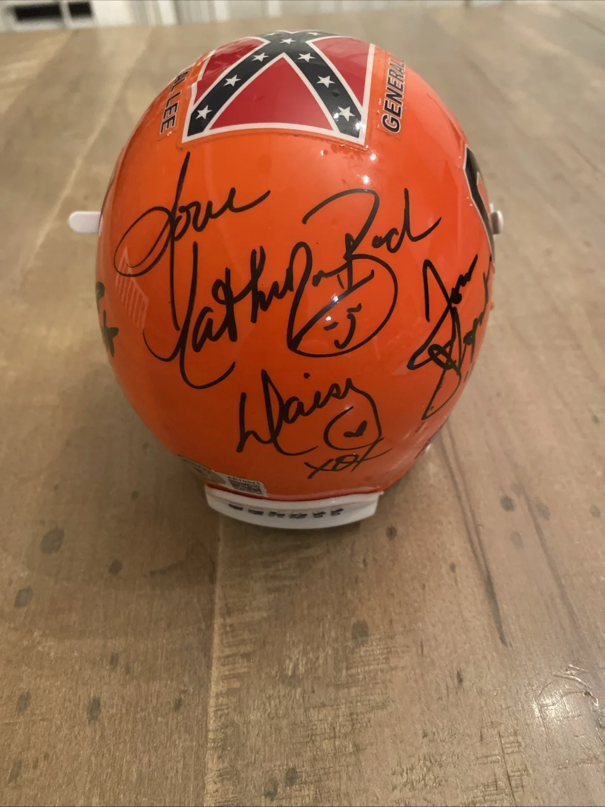 Catherine Bach, Tom Wopat, John Schneider — Dukes Of Hazzard (BACH WOPAT SCHNEIDER) Signed + Inscribed Mini Helmet! Beckett, изображение 2