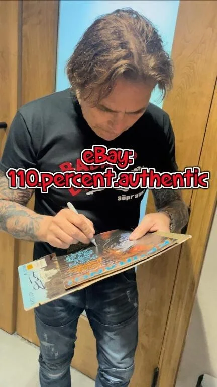 MIKE TRAMP WHITE LION AUTOGRAPHED SIGNED KERRANG MAGAZINE *EXACT PROOF*, image 3