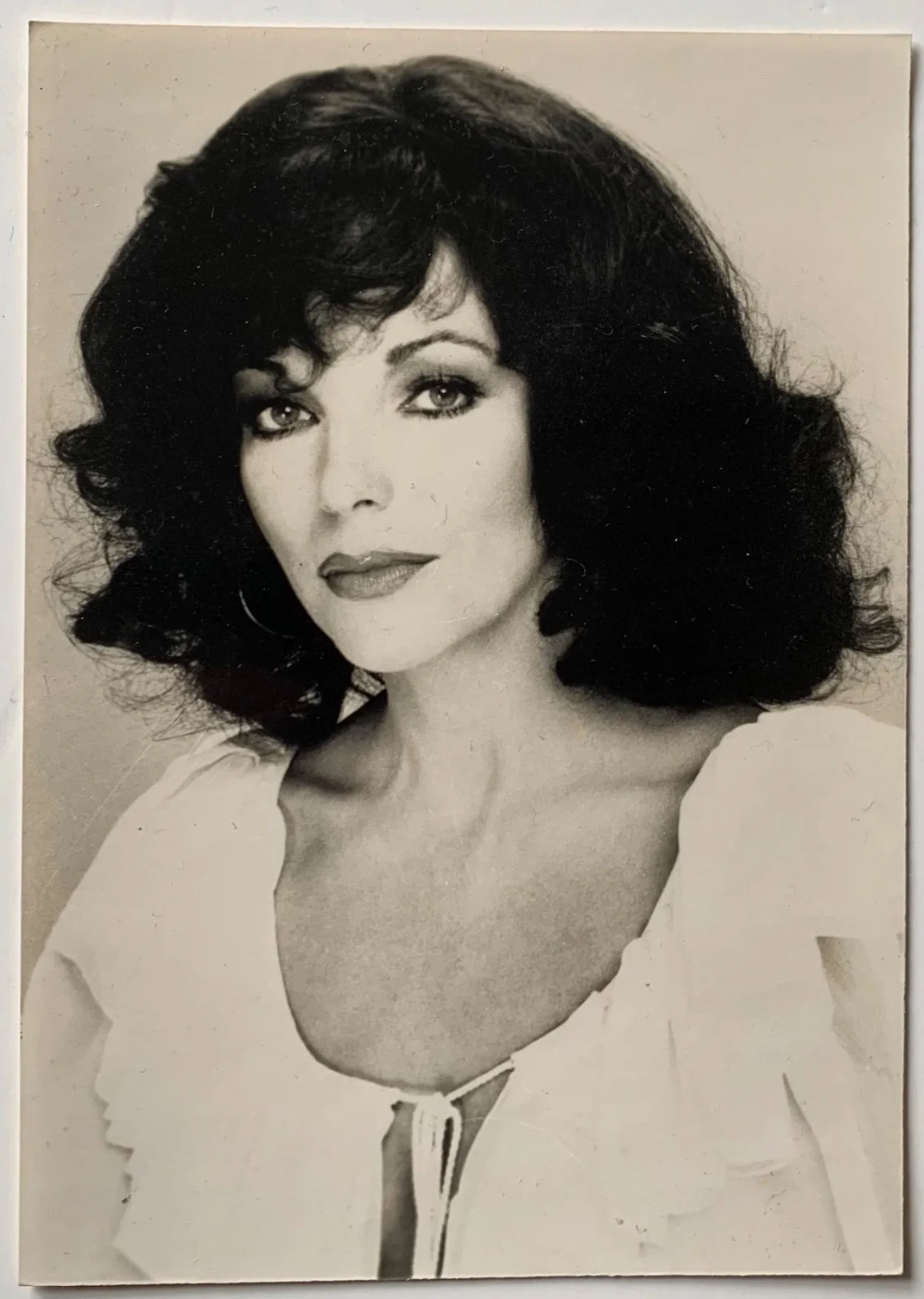VINTAGE JOAN COLLINS ORIGINAL BLACK & WHITE 1970’S PHOTOGRAPH MOVIE FILM PHOTO, изображение 2