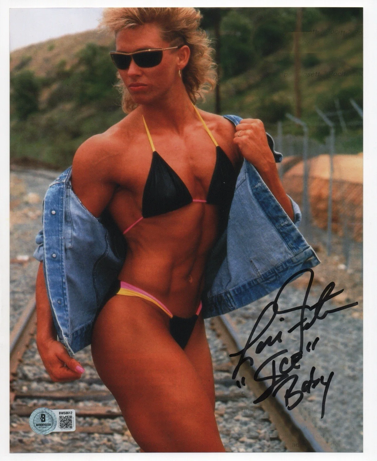 Lori Fetrick — Lori Fetrick autographed signed 8x10 photo Beckett BAS COA Sexy Hot Ice Vixen
