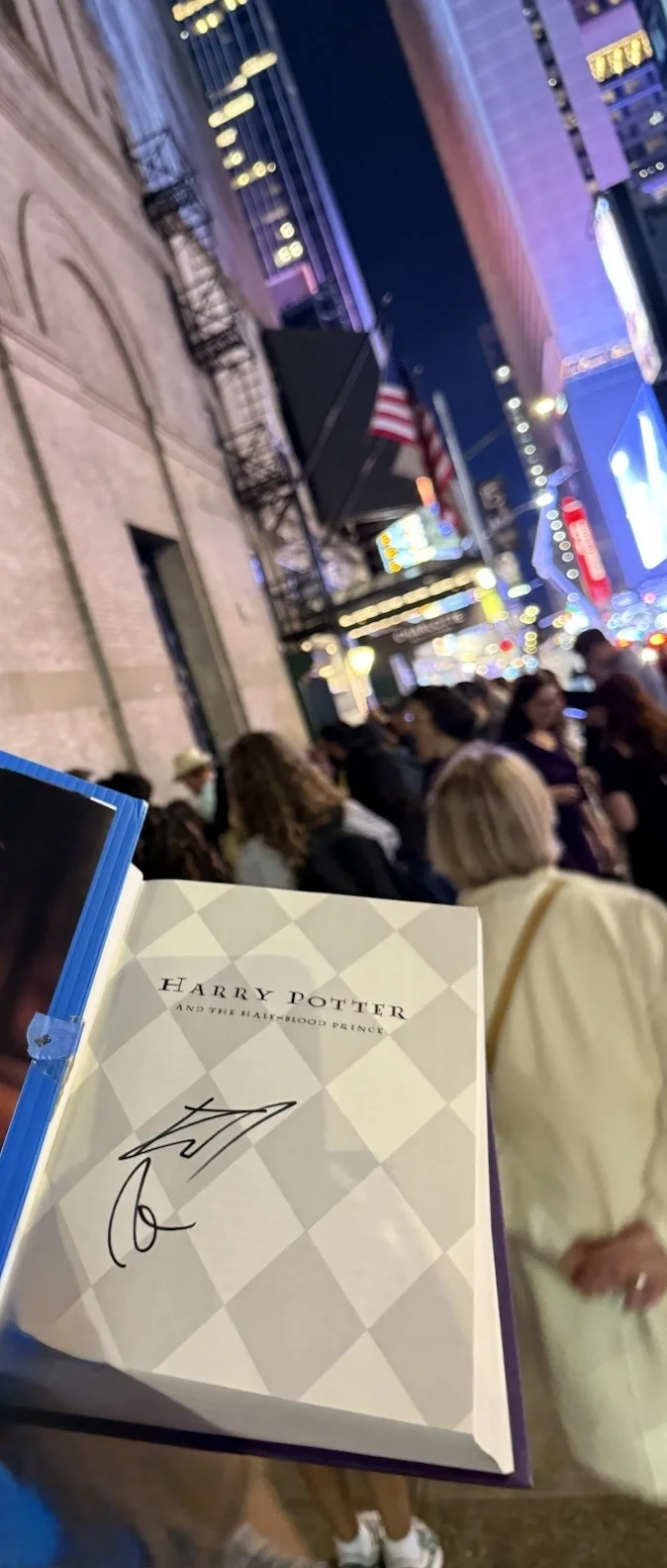 Daniel Radcliffe — Daniel Radcliffe Signed Auto Harry Potter And The Half Blood Prince Book., image 3