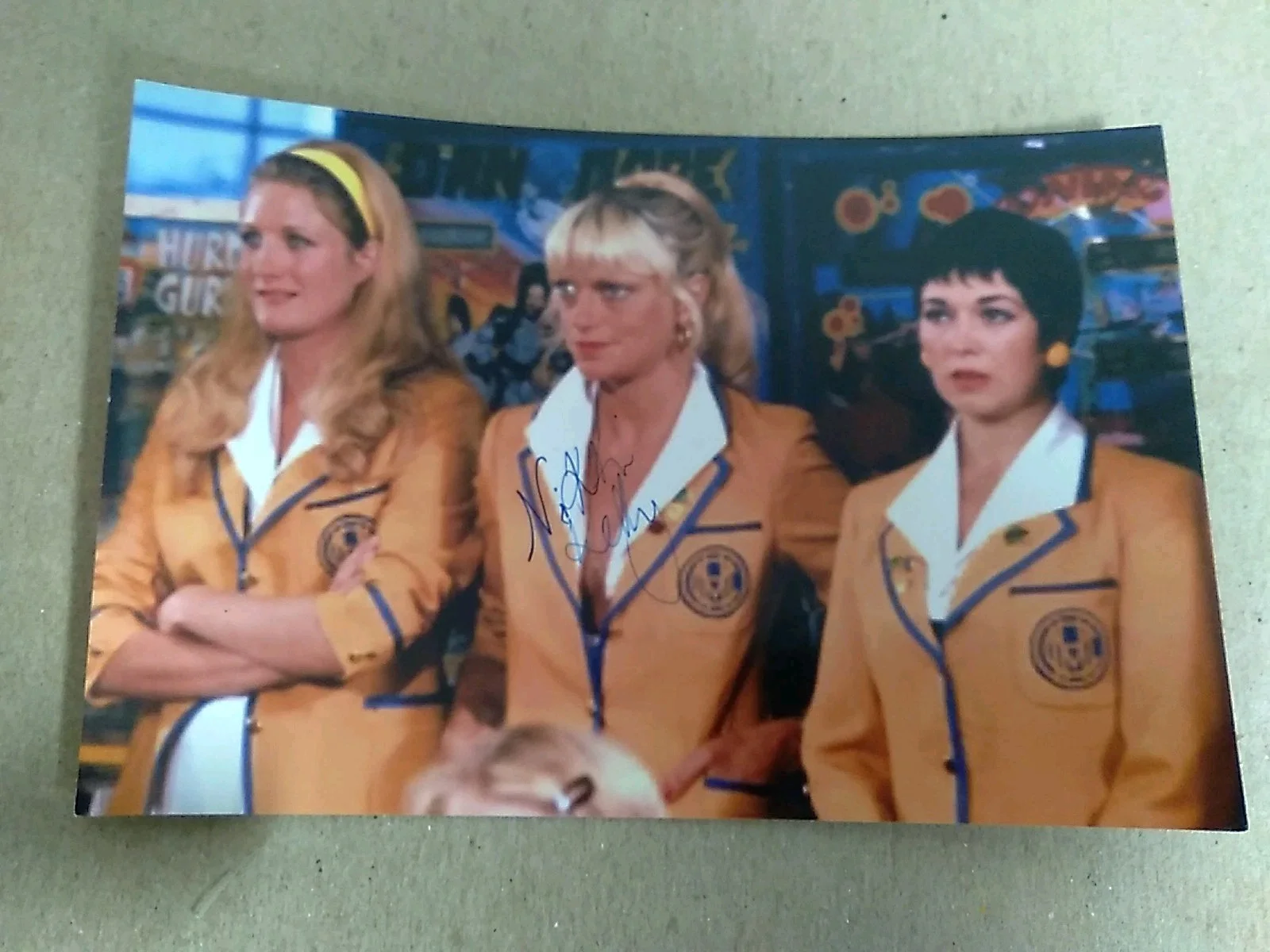 Nikki Kelly Sylvia"Legs" Garnsey 1980-1989 Signed Autograph 6x4in Photo, изображение 2