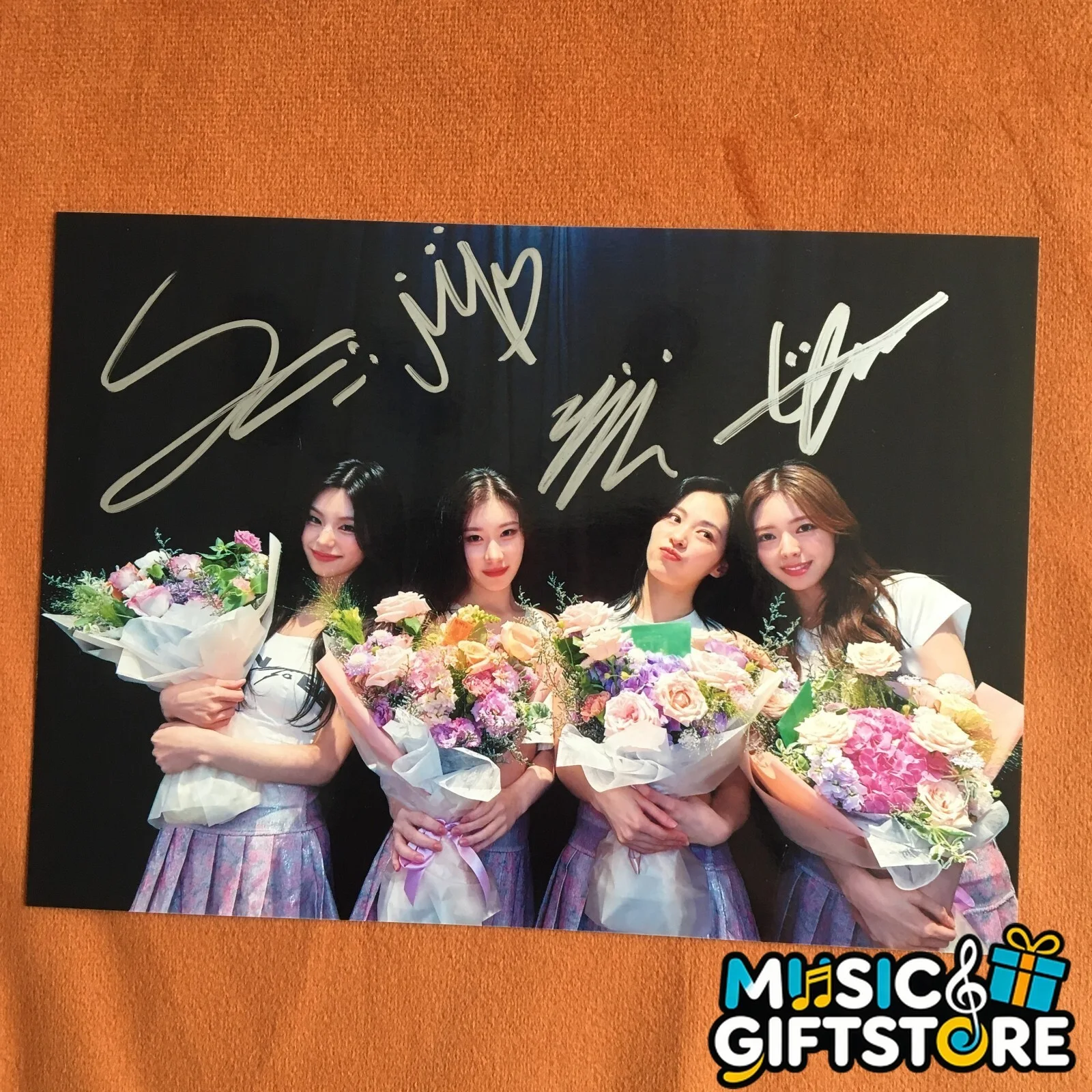 ITZY Autographed Signed GROUP Photo 4*6 K-POP COLLECTION Limited 2024A #MUGS, изображение 4