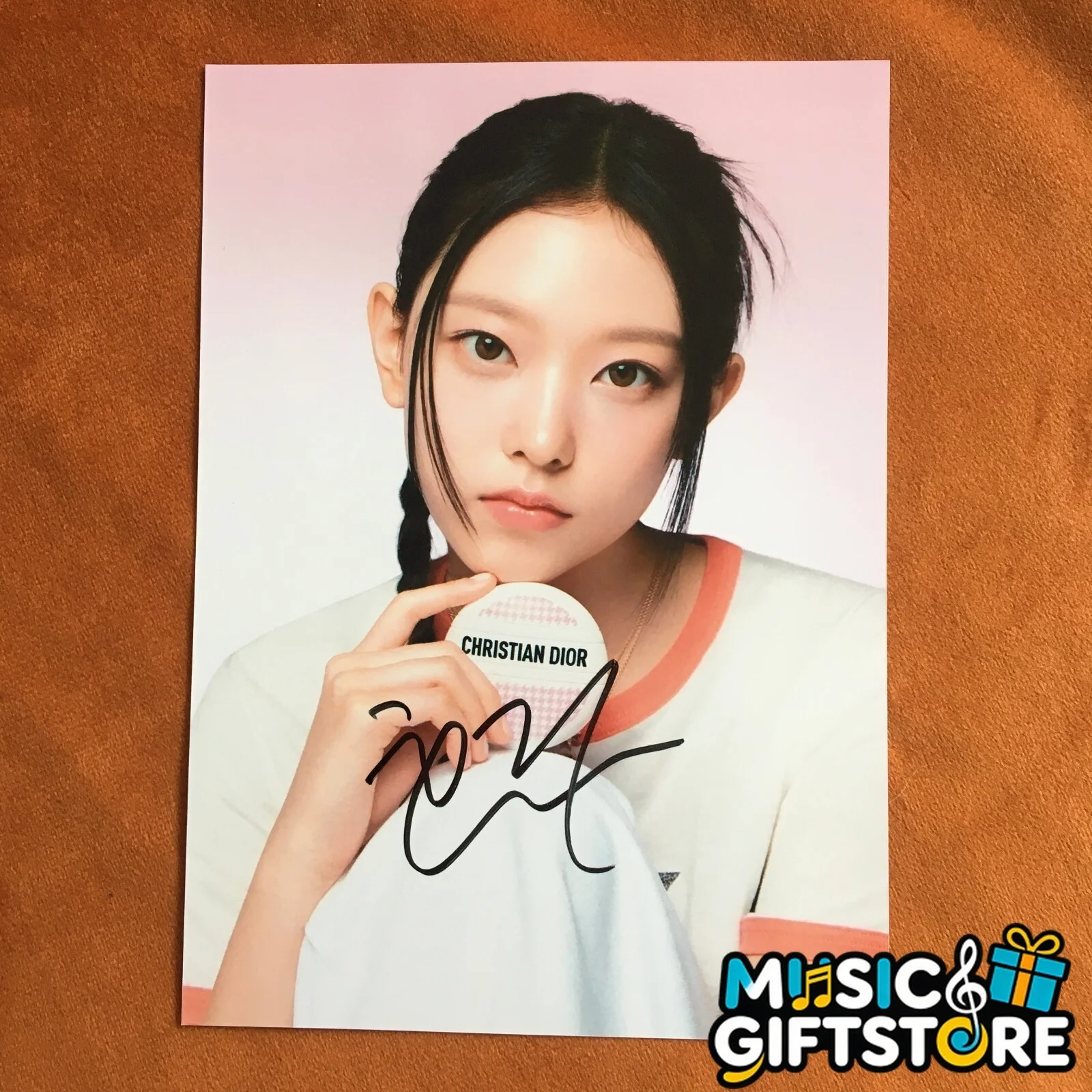 NEWJEANS HAERIN Autographed Signed Photo K-POP Collection 4*6 2024 #MUGS, image 3