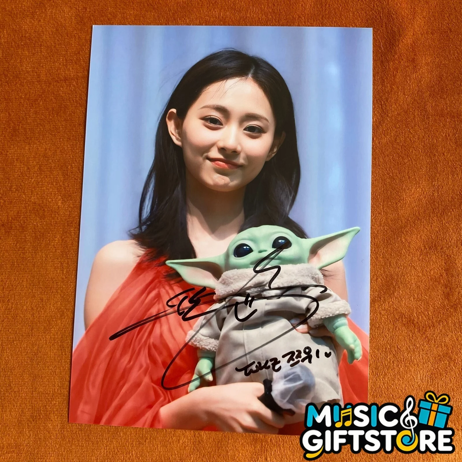 TWICE Tzuyu Autographed Signed Photo 4*6 K-POP Collection 2024 #MUGS, image 3