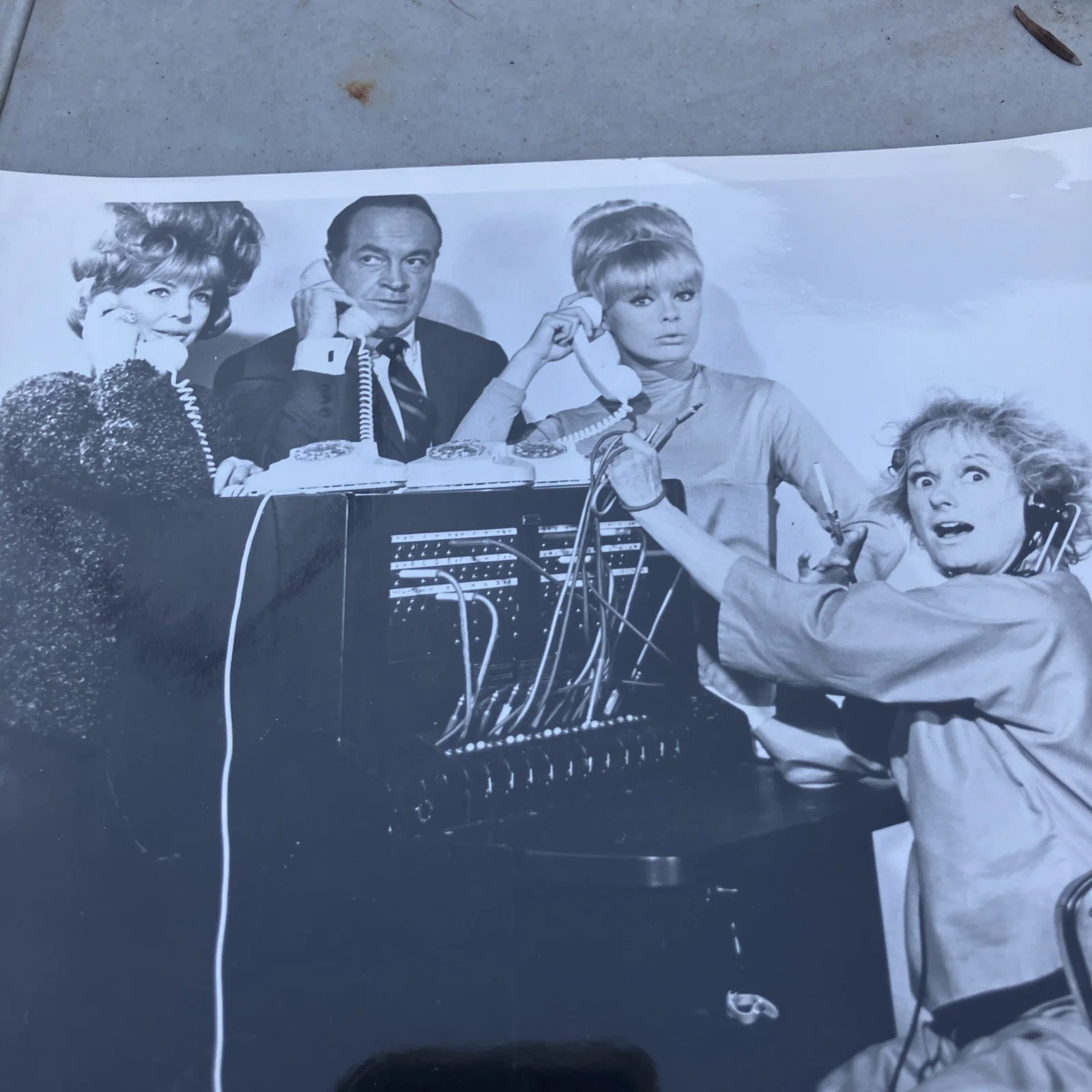 Phyllis Diller — PHYLLIS DILLER signed autographed 8x10 photo Movie Still Bob Hope Elke Sommer, изображение 4
