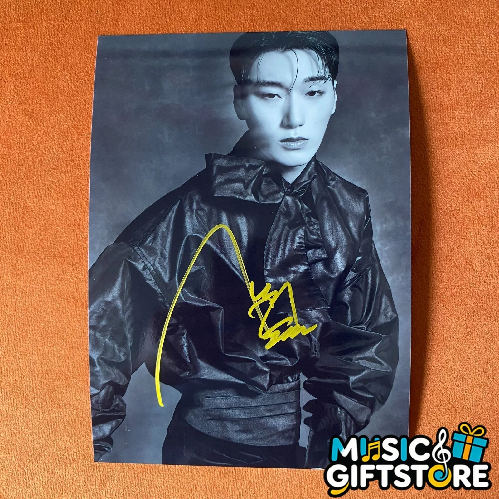 ATEEZ ateez SAN Autographed Signed Photo 4*6 K-POP Collection Gifts 2024D #MUGS, image 3