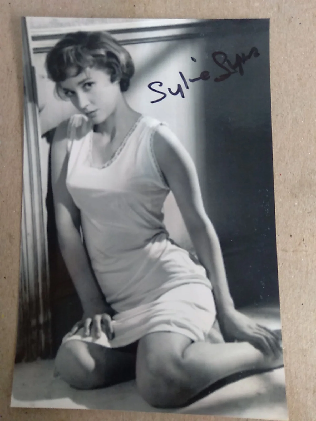 Sylvia Syms "No Trees In The Street"- 1959 Signed Autograph 6x4in Photo, изображение 2