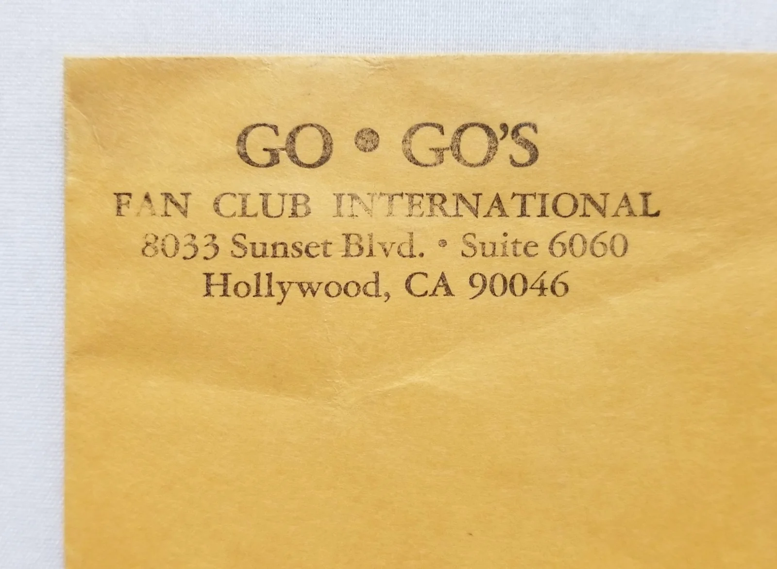 Vintage Go-Go's Gina Schock Signed Postcard with Envelope Talk Show 1985 RARE, изображение 5