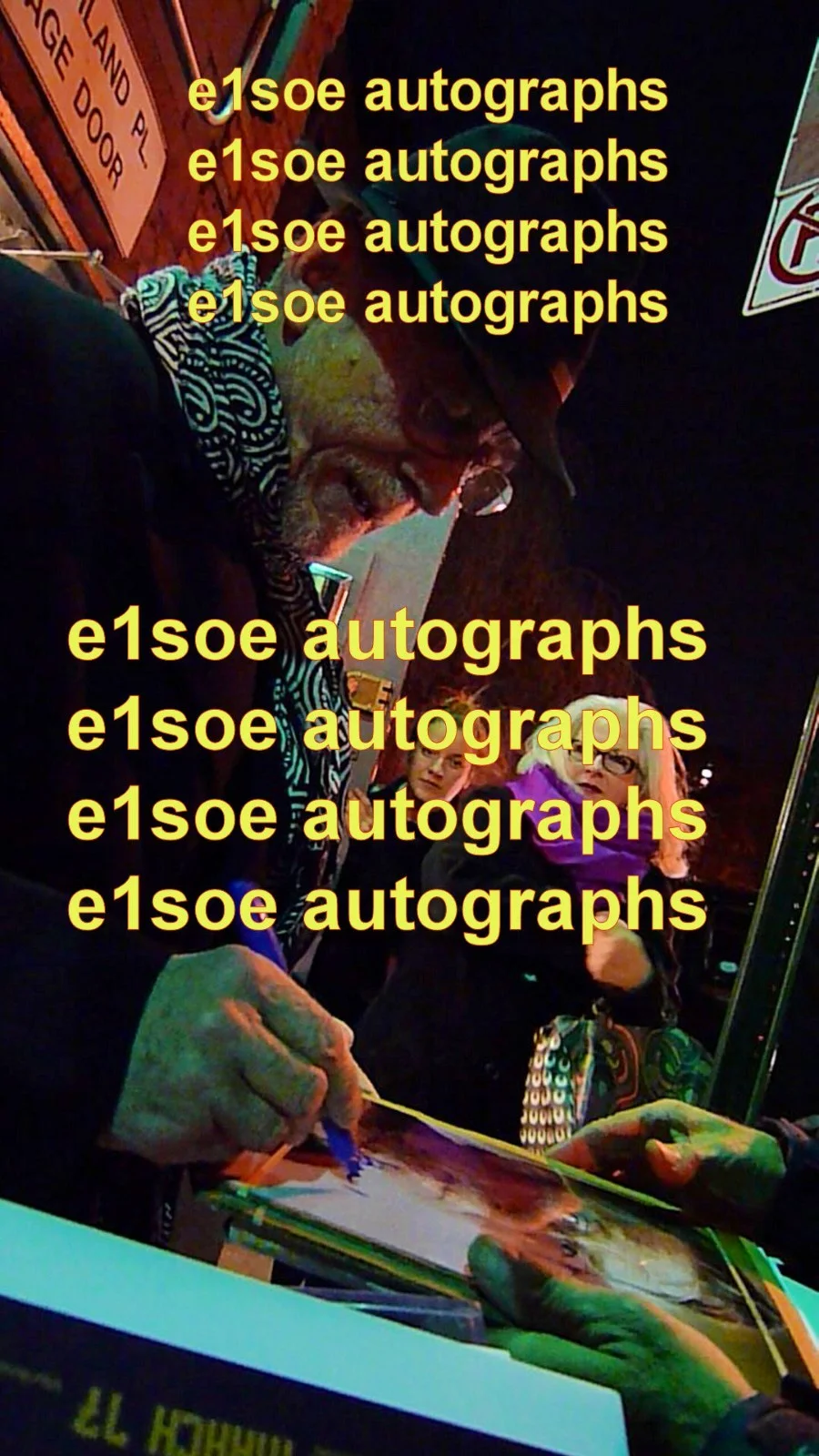 John Hurt — John Hurt signed Krapp's 8x10 Photo - In Person proof - Alien, Indiana Jones, изображение 2