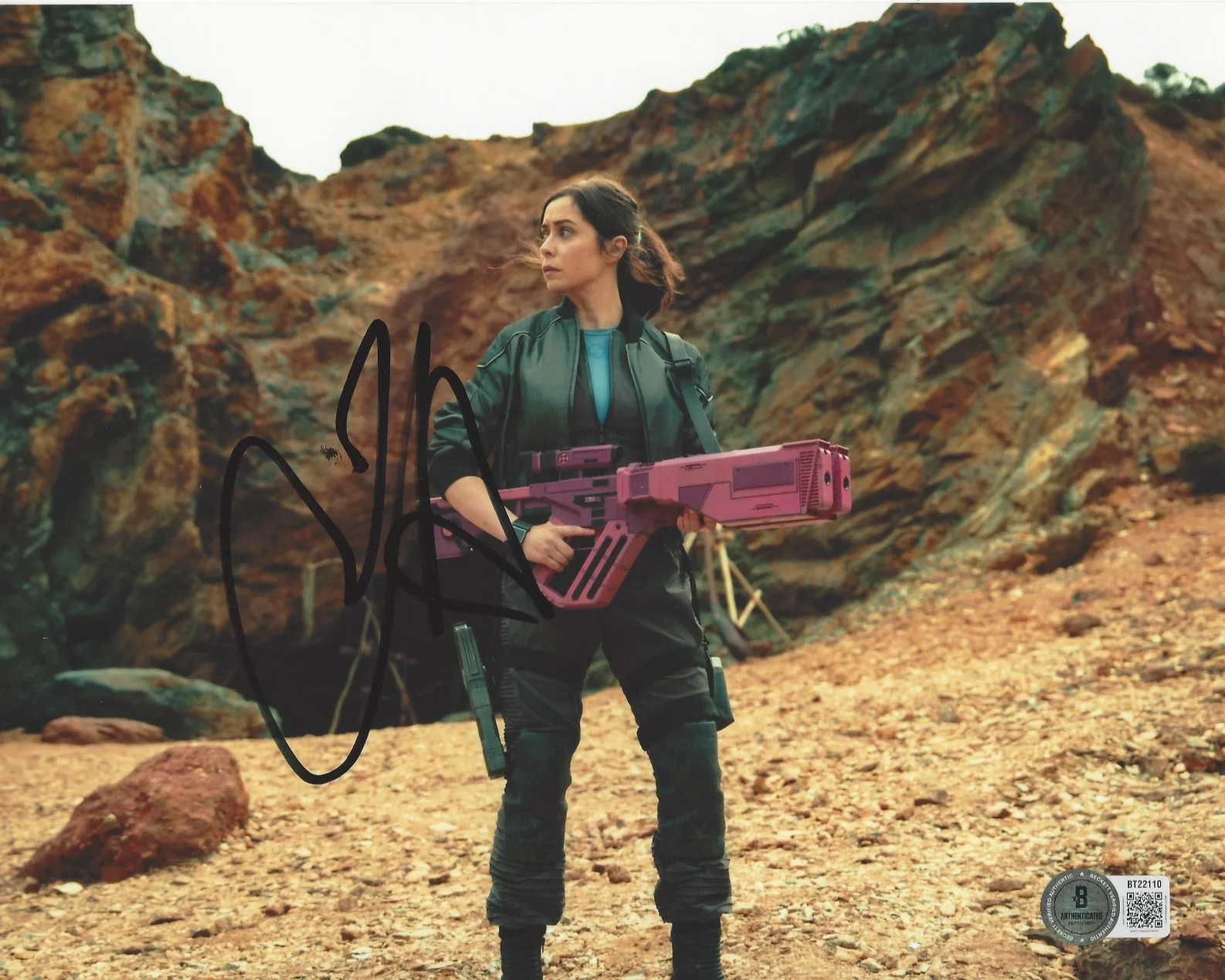 CRISTIN MILIOTI SIGNED 'BLACK MIRROR' 8x10 PHOTO TV ACTRESS BECKETT BAS COA, image 2