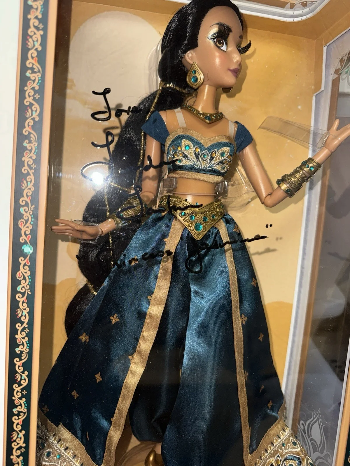 Linda Larkin — Jasmine , Aladdin, Signed Autographed , Aladdin Doll , Disney LE