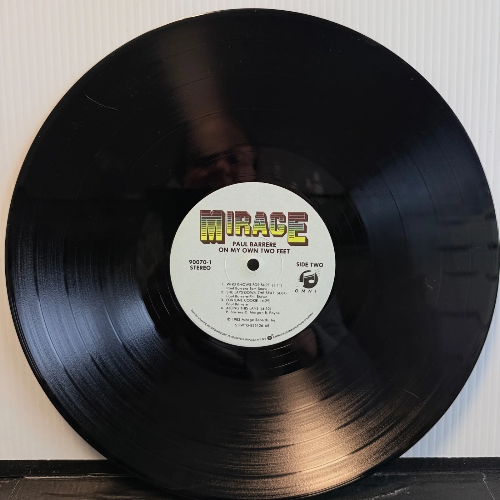 AUTOGRAPHED- PAUL BARRERE (Little Feat) "On My Own Two Feet" vinyl LP 90070-1 NM, изображение 5