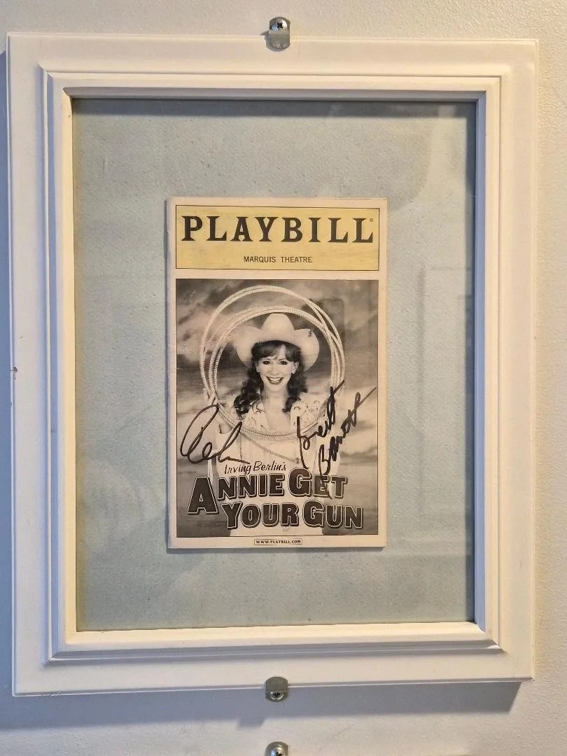 Reba McEntire / Brett Barrett Autographed Broadway Playbill - Annie Get Your Gun, изображение 3