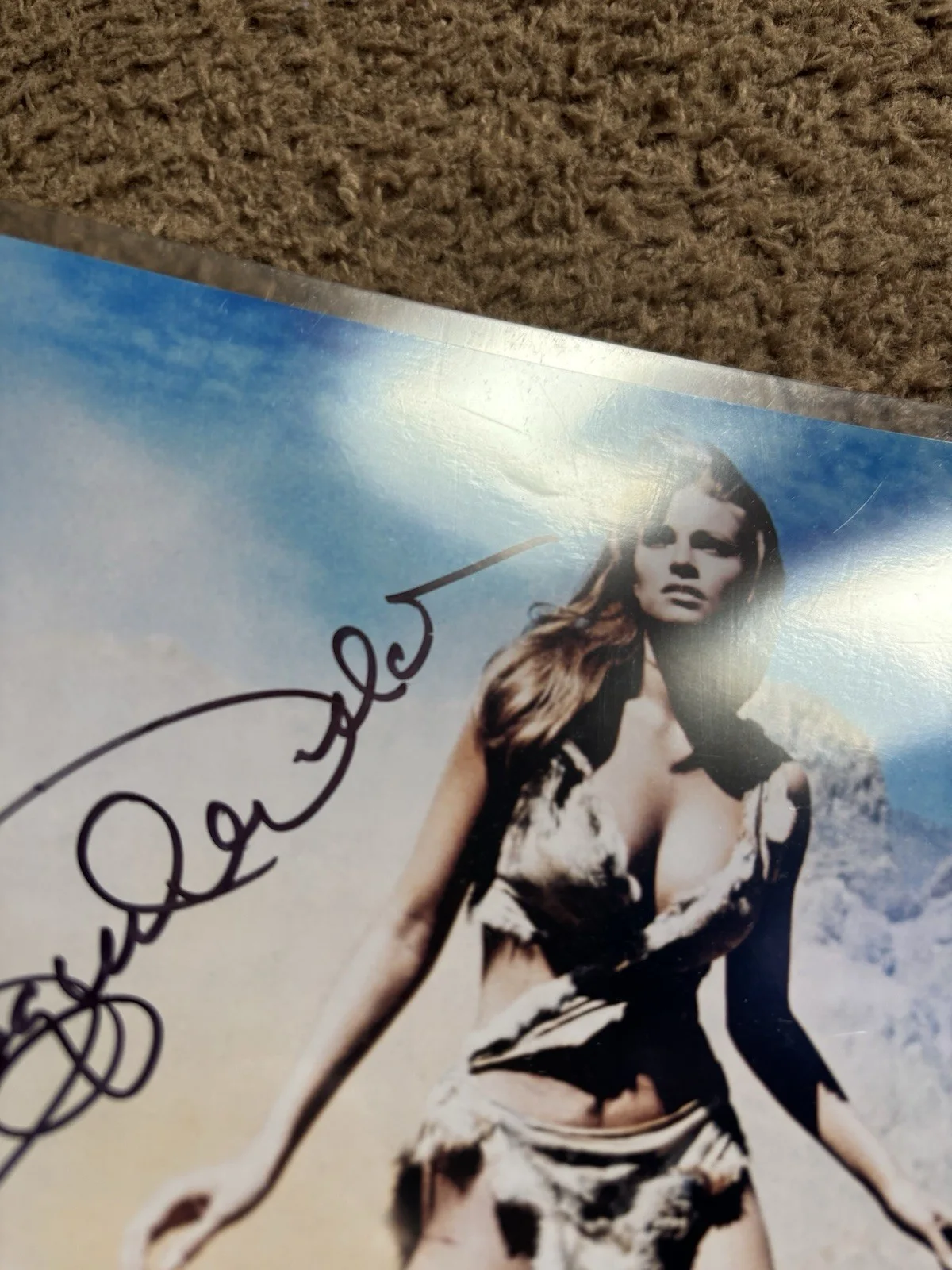 Raquel Welch — Raquel Welch Signed One Million Years B.C. 8x10 Photo Beckett Authenticated, image 2