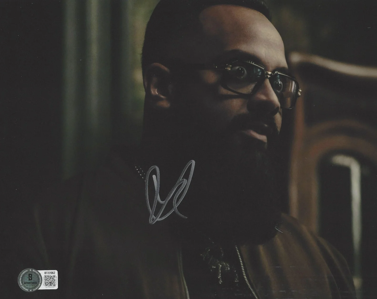 GUZ KHAN SIGNED 'ARMY OF THIEVES' 8x10 MOVIE PHOTO ACTOR BECKETT BAS COA, изображение 2