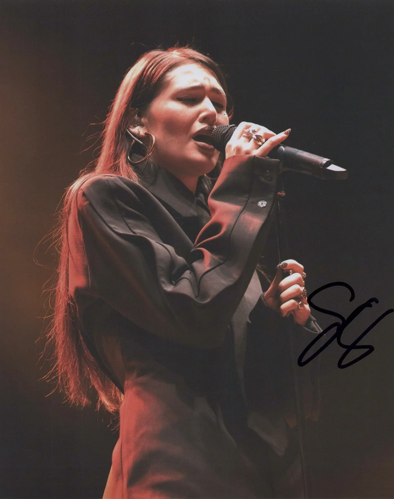 Sienna Spiro — Sienna Spiro signed Autographed 8x10 Photo PROOF d SINGER Die On A Hill COA, image 2