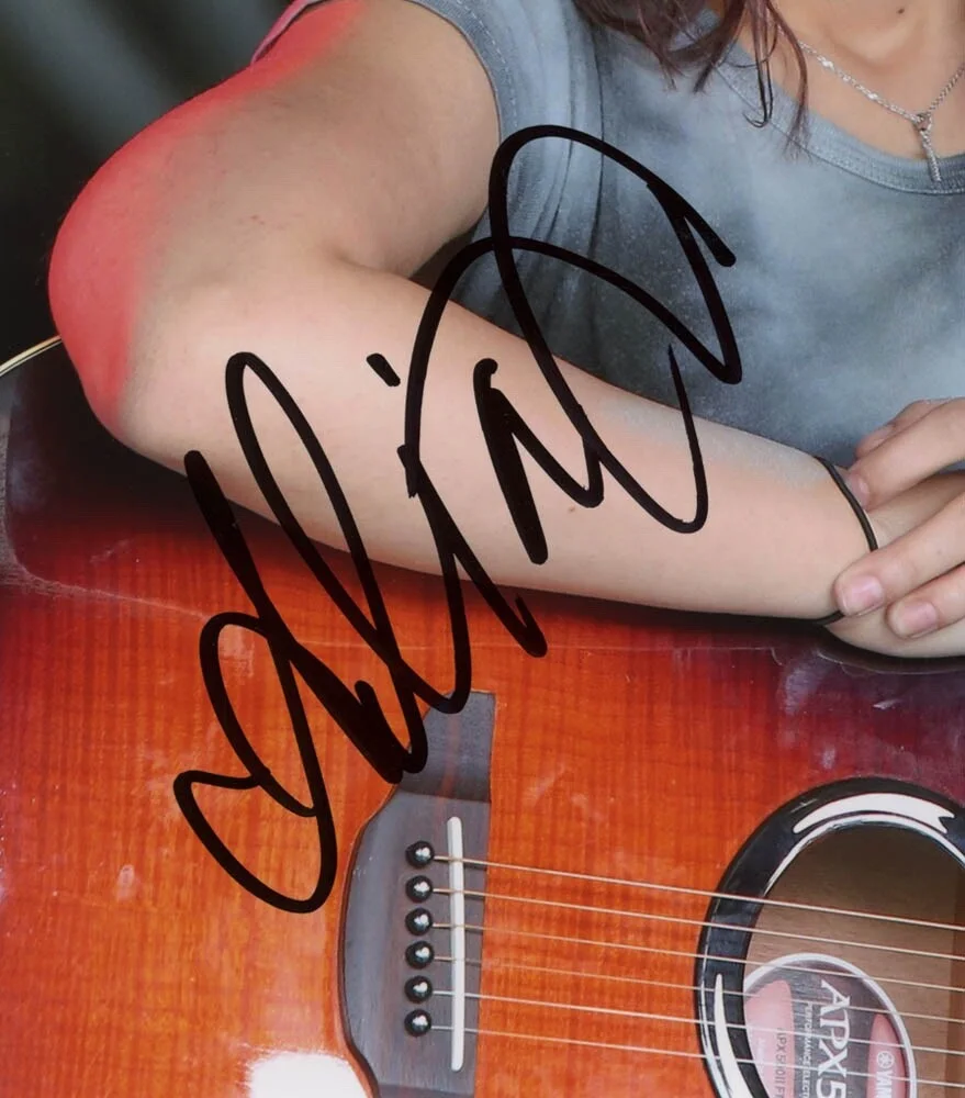 ALESSIA CARA — Alessia Cara signed Autographed 8x10 Photo EXACT PROOF Scars Beautiful ACOA COA, изображение 5