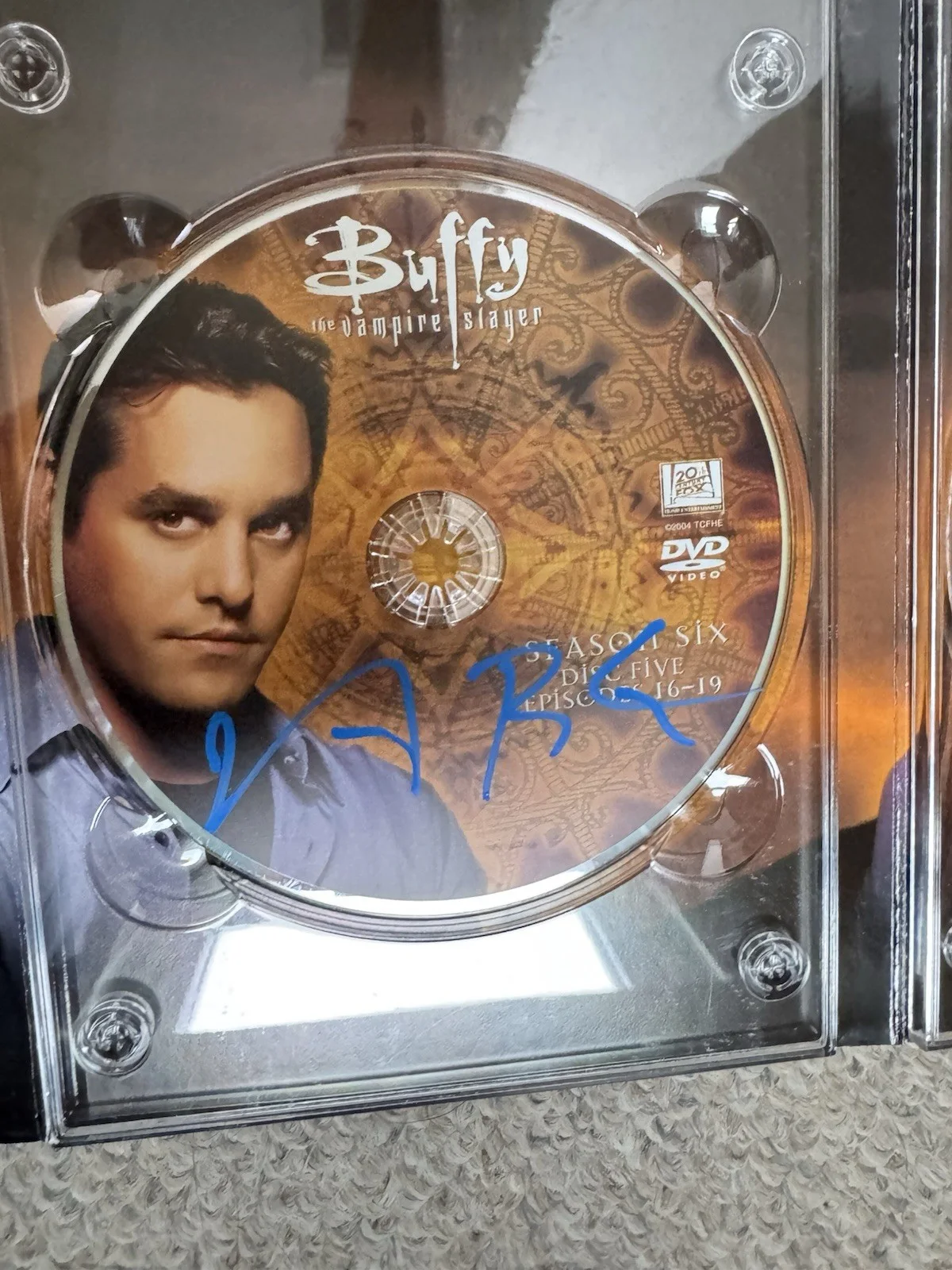 Nicholas Brendon — Buffy the Vampire Slayer Season 6 DVD SIGNED NICHOLAS BRENDON AUTOGRAPH MARSTERS, изображение 4