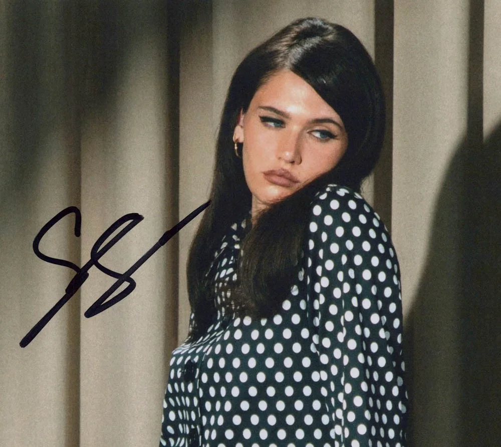 Sienna Spiro — Sienna Spiro signed Autographed 8x10 Photo PROOF c SINGER Die On A Hill COA, изображение 3