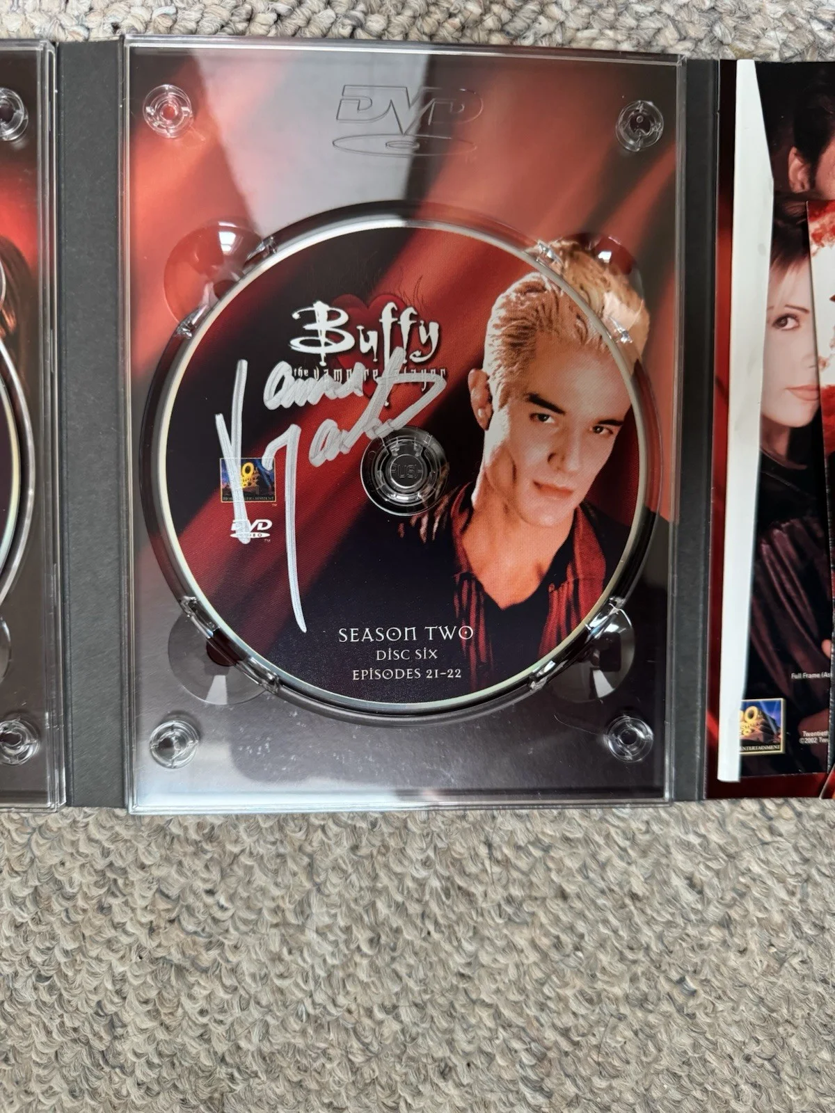 Nicholas Brendon — Buffy the Vampire Slayer Season 2 DVD SIGNED NICHOLAS BRENDON AUTOGRAPH MARSTERS, изображение 3