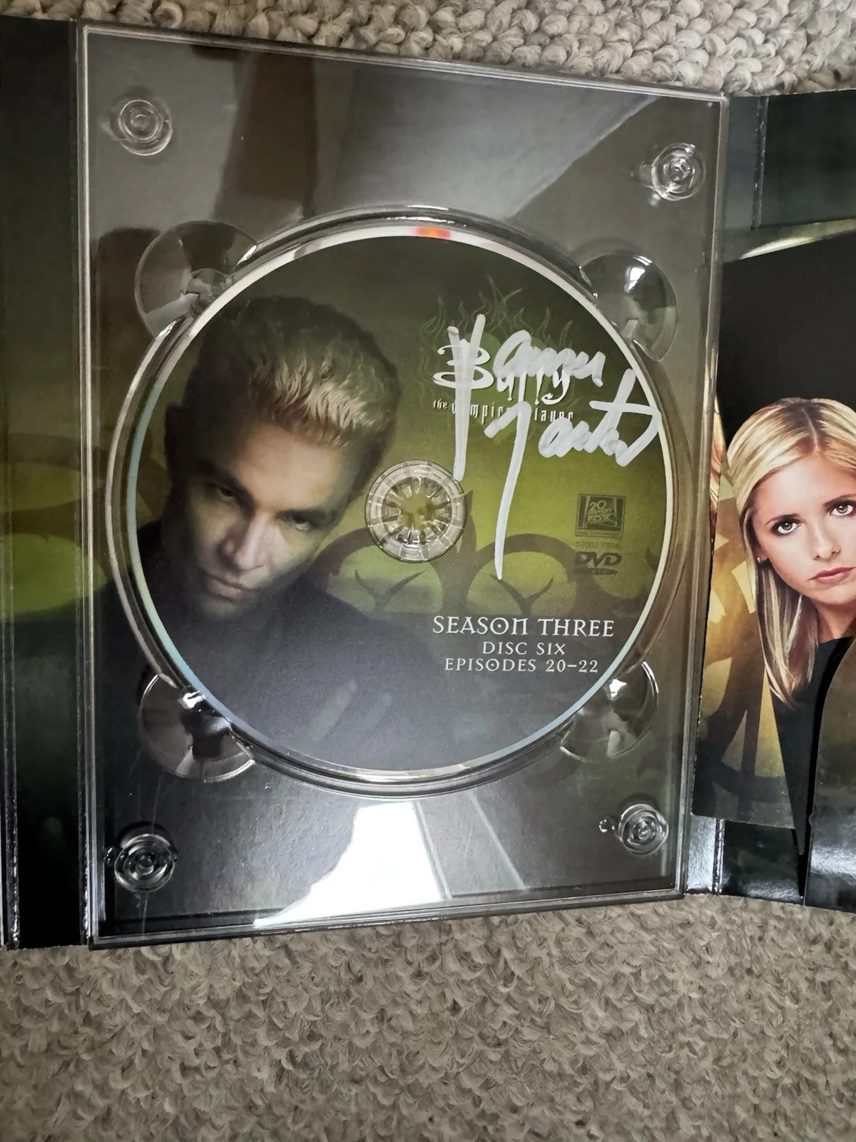 Nicholas Brendon — Buffy the Vampire Slayer Season 3 DVD SIGNED NICHOLAS BRENDON AUTOGRAPH MARSTERS, изображение 3