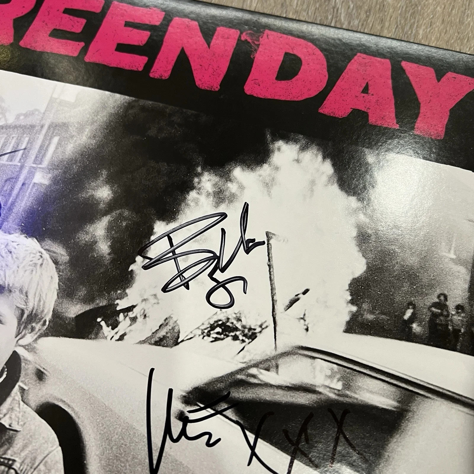 Green Day Saviors Limited Edition Autographed Vinyl JSA [Armstrong, Cool, Dirnt], image 4